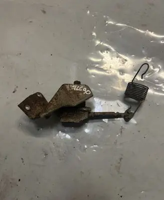 Toyota Land Cruiser (HDJ90) Brake power pressure regulator 