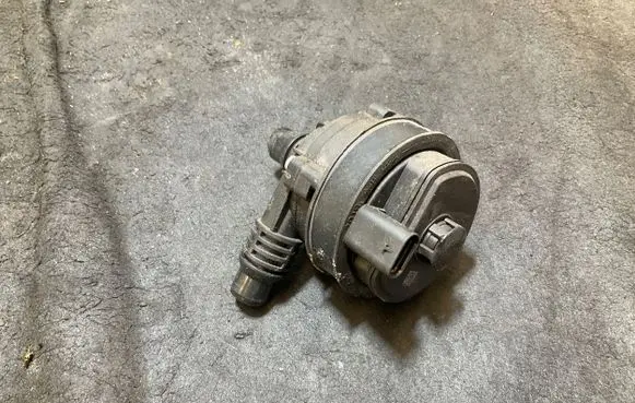 BMW 3 G20 G21 Electric auxiliary coolant/water pump 8651287