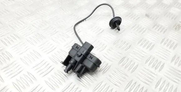 Volkswagen Tiguan Fuel tank cap lock 5N0810773D