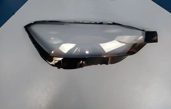 Volvo XC60 Headlight lense 