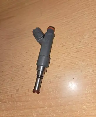 Toyota Prius (XW50) Fuel injector 2325037080