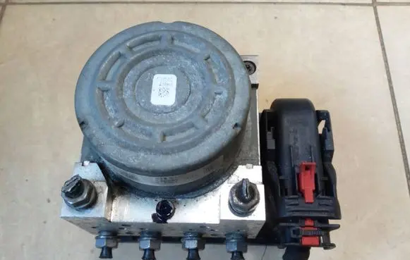 Volkswagen Golf VII ABS Pump 5Q0907379A NE52918