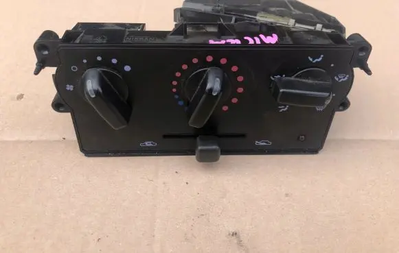 Nissan Micra Climate control unit