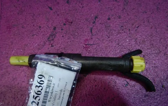 Ford Galaxy Fuel injector 028130201G