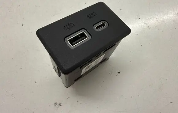 Buick Encore GX I USB socket connector 13525891