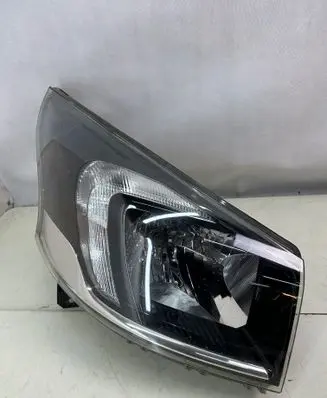 Opel Vivaro Headlight/headlamp 260108099R 93867957