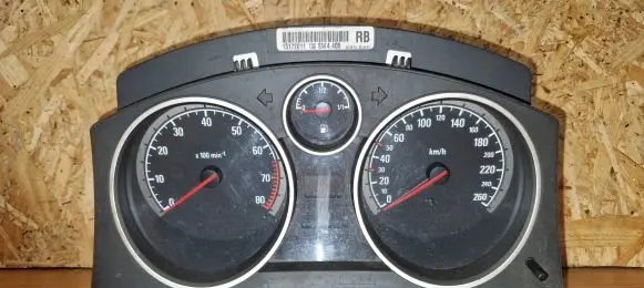 Opel Zafira B Speedometer (instrument cluster) A2c53024902