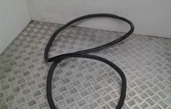 Audi RS4 Rear door rubber seal (on body) 8E9833721 8E9833722D