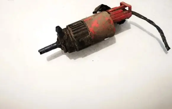 Volvo S40, V40 Windscreen/windshield washer pump