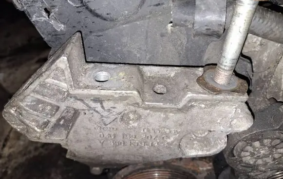Skoda Octavia Mk2 (1Z) Engine mounting bracket 03g199207g