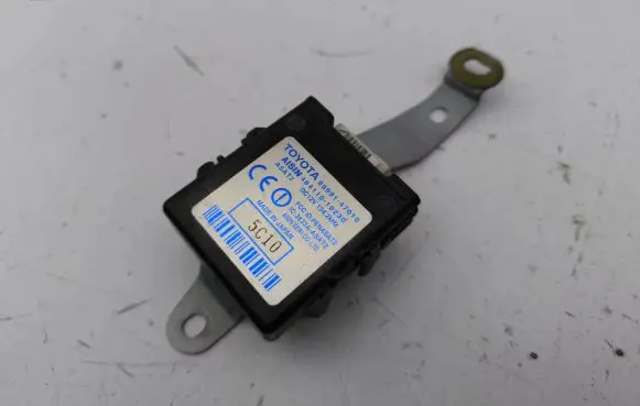 Toyota Prius (XW20) Door control unit/module 8999147010