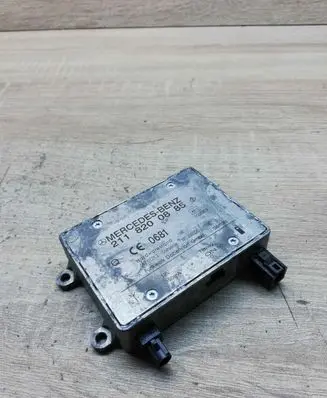 Mercedes-Benz E W211 Aerial antenna amplifier 2118200885