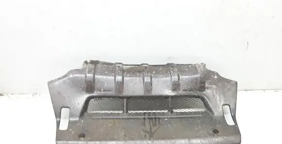 Mitsubishi Pajero Engine splash shield/under tray
