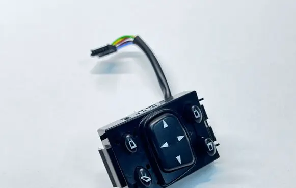 Mercedes-Benz S W220 Wing mirror switch A2208211551