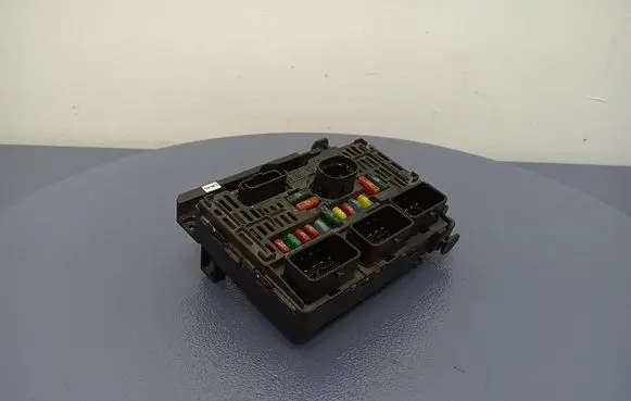 Peugeot 607 Fuse box set 9657718780