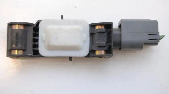 Jeep Grand Cherokee (WK) Airbag deployment crash/impact sensor 04671779AC