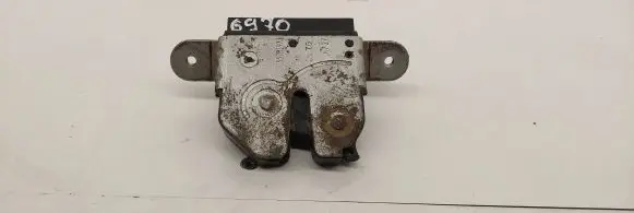 Opel Corsa D Loading door lock 55701971