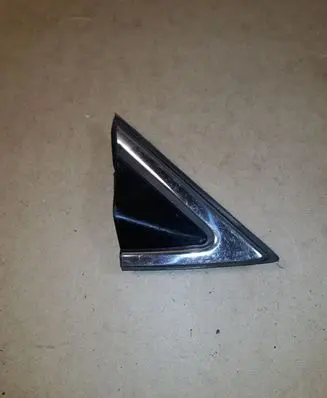 Hyundai Santa Fe Front door glass trim molding 861902W000