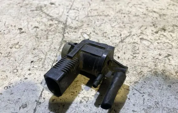 Volkswagen Golf V Turbo solenoid valve 1J0906283C