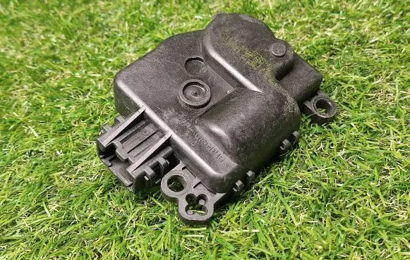Ford Explorer Air flap motor/actuator AA5319E616BA