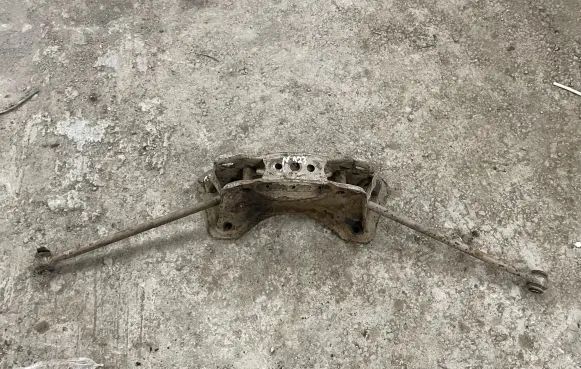 Toyota RAV 4 (XA20) Rear subframe 