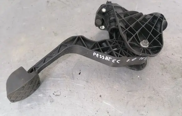 Clutch pedal