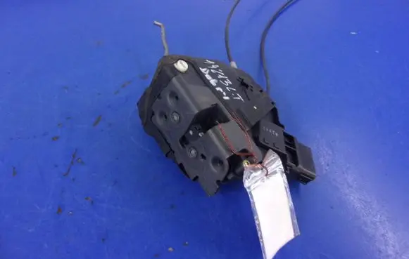 Mazda 3 I Rear door lock 3N6A-A26413-B