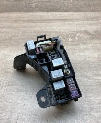 Toyota Corolla E140 E150 Fuse module 9008087019