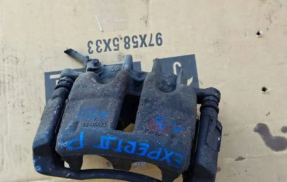 Peugeot Expert Front Brake Caliper Pad/Carrier 