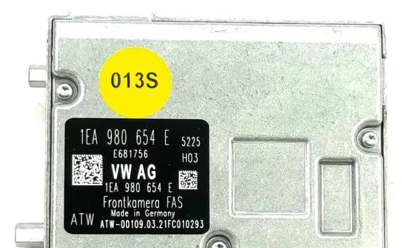 Windshield/windscreen camera