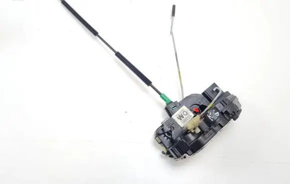 Chevrolet Orlando Rear door lock 13578242