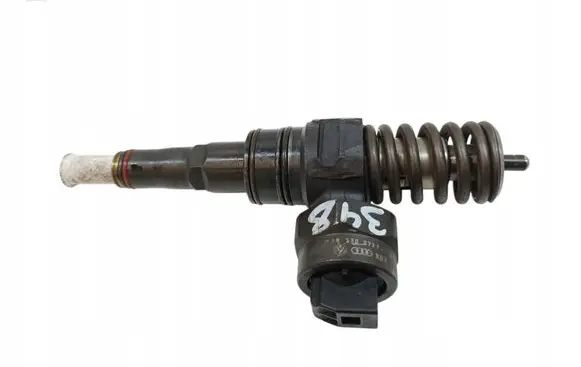 Volkswagen Golf IV Fuel injector 038130073F