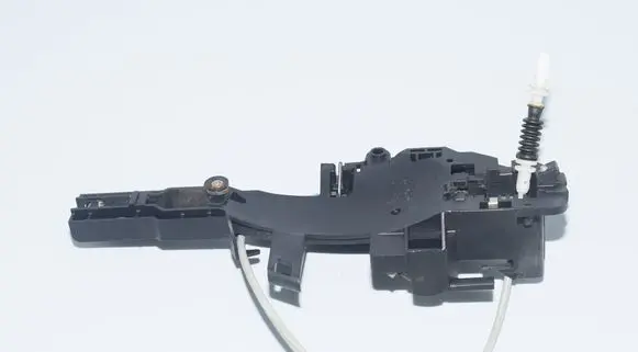 Rear door exterior handle/bracket