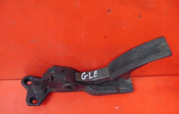 Mercedes-Benz GLE (W166 - C292) Accelerator throttle pedal