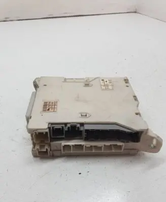Lexus IS 220D-250-350 Fuse module 8273053050 9478 6A191226