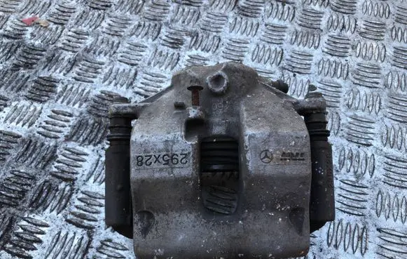 Mercedes-Benz E W212 Front brake caliper