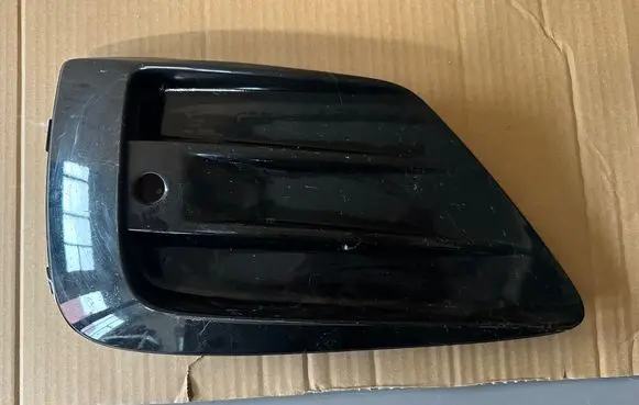 Volvo XC60 Front bumper lower grill 31449128