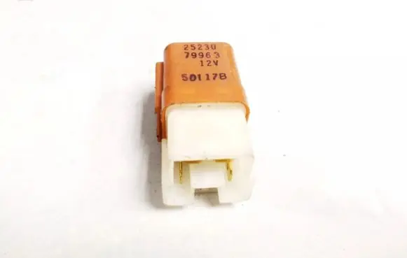 Land Rover Freelander 2 - LR2 Other relay 2523079963