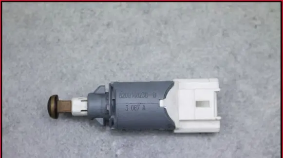 Renault Megane II Brake pedal sensor switch 8200168238B 8200168238