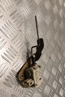 Fuel tank cap lock