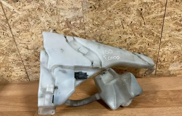 Volvo V50 Windshield washer fluid reservoir/tank 4N5113K163AE 31253149 4N5113K163BE