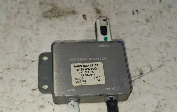 Mercedes-Benz C W204 Aerial antenna amplifier A4638203789 13082014 047621A