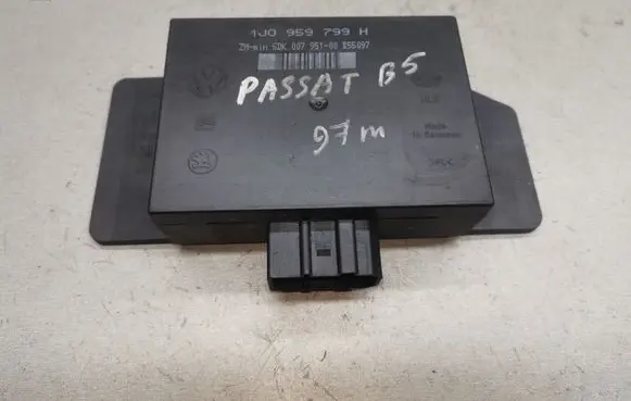 Volkswagen Golf IV Comfort/convenience module 1J0959799H