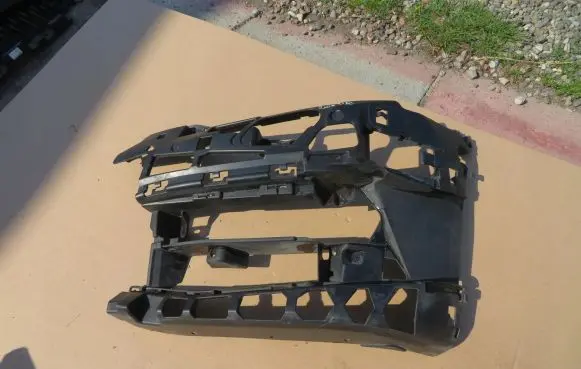BMW 5 G30 G31 Front bumper mounting bracket 51117385345