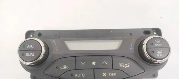 Toyota Yaris Climate control unit 75F206