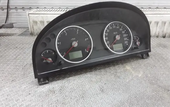 Ford Mondeo Mk III Speedometer (instrument cluster) 1S7F10841
