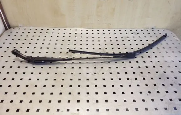 Windshield/front glass wiper blade