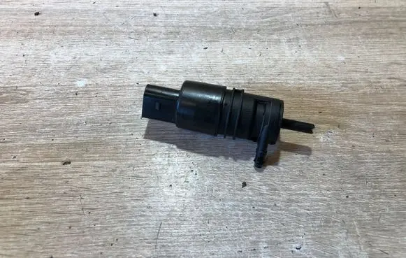 BMW 3 F30 F35 F31 Windscreen/windshield washer pump 7302588