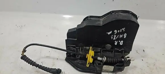 BMW X3 E83 Front door lock 7167068