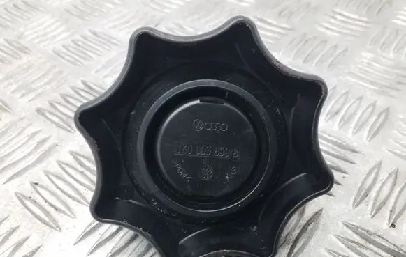 Volkswagen Golf VI Spare wheel bolt 1K0803899B